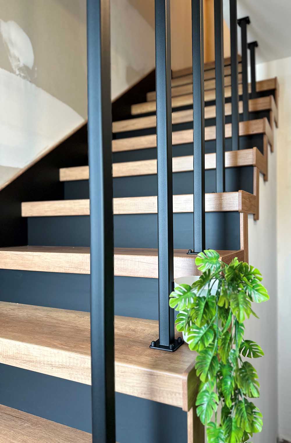 Escalier design sur-mesure métal et bois