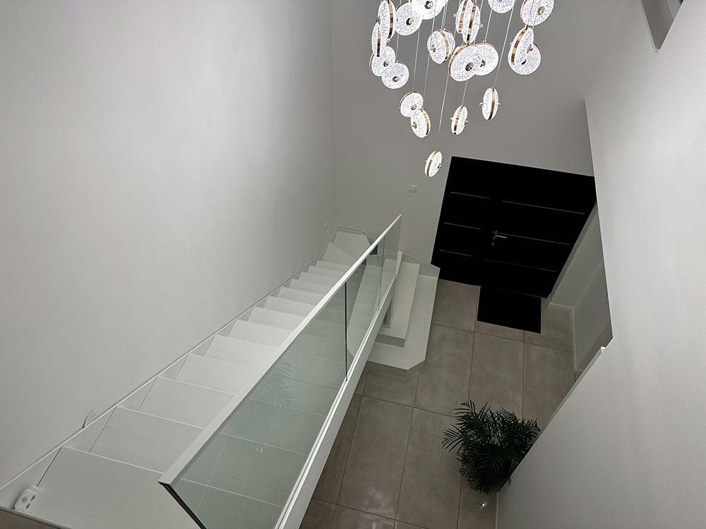 Escalier blanc sur-mesure